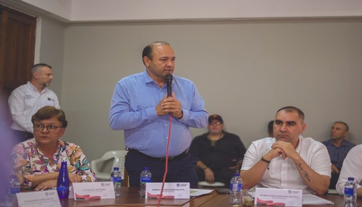 El alcalde de Ocaña, Emiro Cañizares Plata durante su intervención en el encuentro para debatir sobre el pacto del Catatumbo./ Foto Cortesía