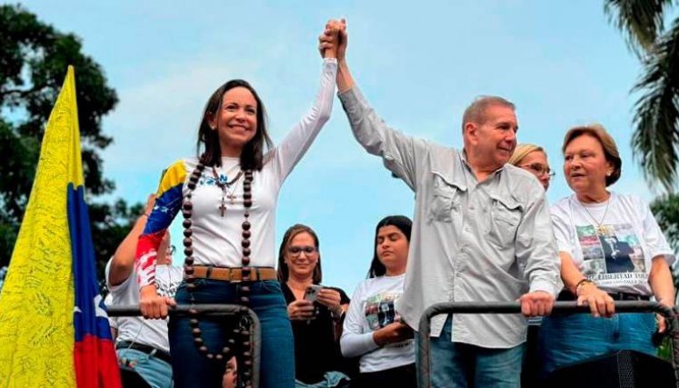 María Corina Machado propone un plan de transición democrática con garantías, salvoconductos e incentivos para Nicolás Maduro.