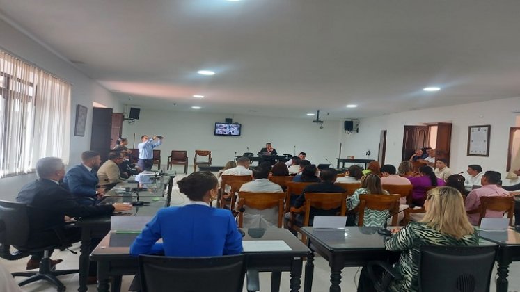 En estudio quedan iniciativas presentadas por el alcalde tendientes a rebajar los subsidios de agua potable y revisar el alumbrado público en zona rural.