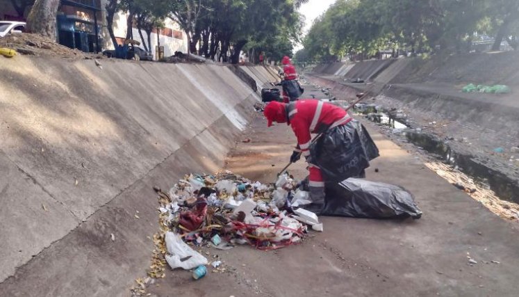 El Canal Bogotá corresponde a un drenaje natural seco que evacua las aguas lluvias de más del 60% del área urbana de Cúcuta, por lo que debería estar limpio. 