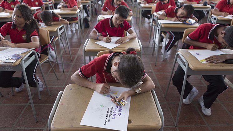  ¿El fin de las madrugadas? Propuesta legislativa cambiaría la jornada académica de los colegios