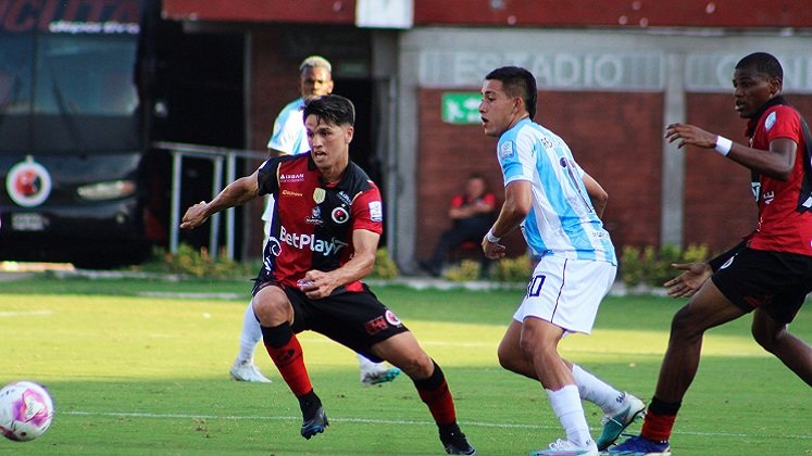 Cristian Álvarez tuvo buen desempeño ante Real Santander.