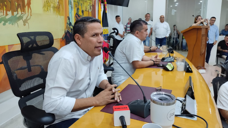 Alcalde Jorge Acevedo agradeció  espaldo del Concejo 