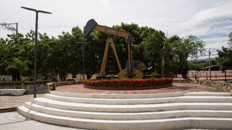 El parque El Balancín rinde homenaje al pasado petrolero del barrio. / Foto: La Opinión.