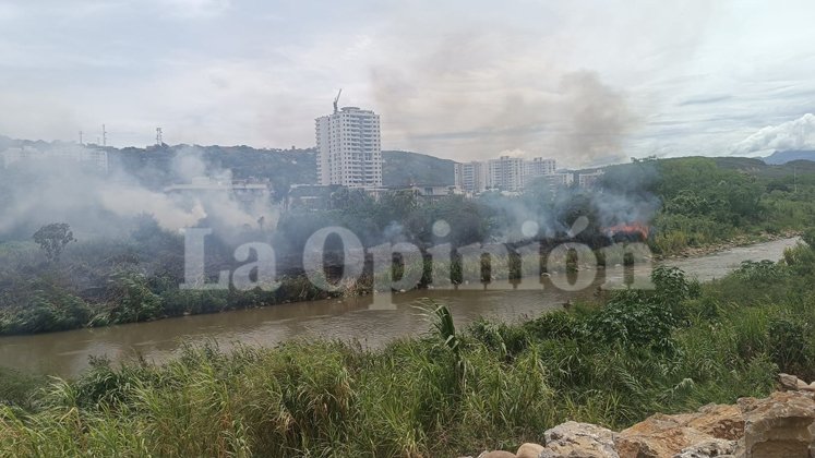 Incendio en la Avenida del rio