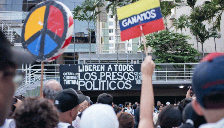 Jovenes tras las rejas por protestar en Venezuela