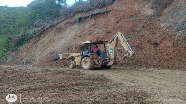 La ola invernal deteriora las vías terciarias de la zona del Catatumbo y la maquinaria es insuficiente para atender las emergencias. / Fotos: Cortesía.