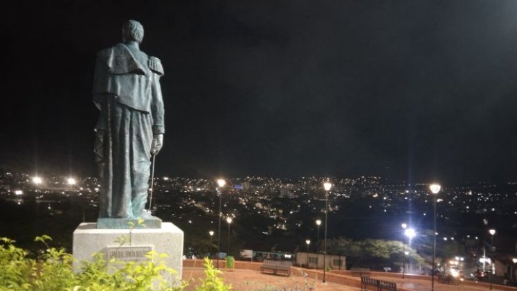 Desde hace dos semanas se repararon las luminarias del monumento. / Foto: Cortesía. 