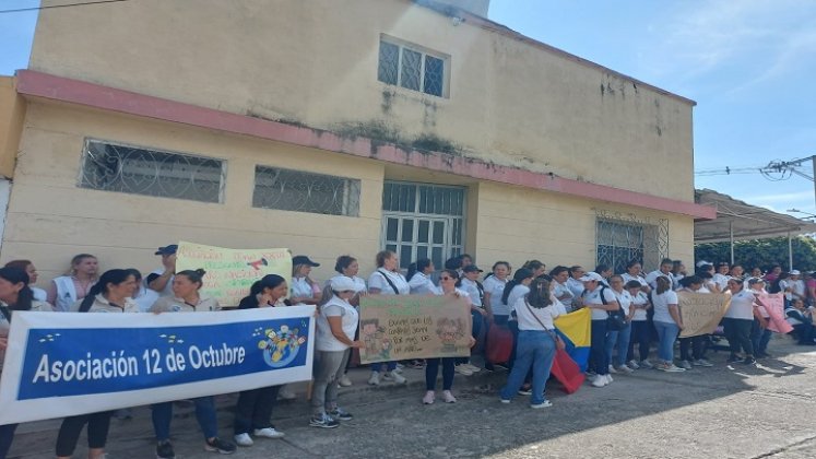 En pie de lucha se encuentran las madres comunitarias de Ocaña para exigir mejores condiciones laborales.