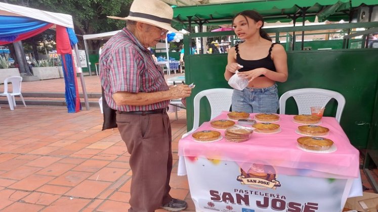 Diferentes emprendimientos se exhiben en el parque 29 de Mayo./ Foto cortesía: La Opinión.