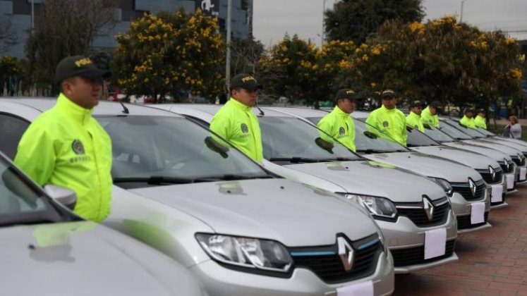 La entrega de los vehículos se cumplió ayer en la Plaza de Banderas/Foto cortesía