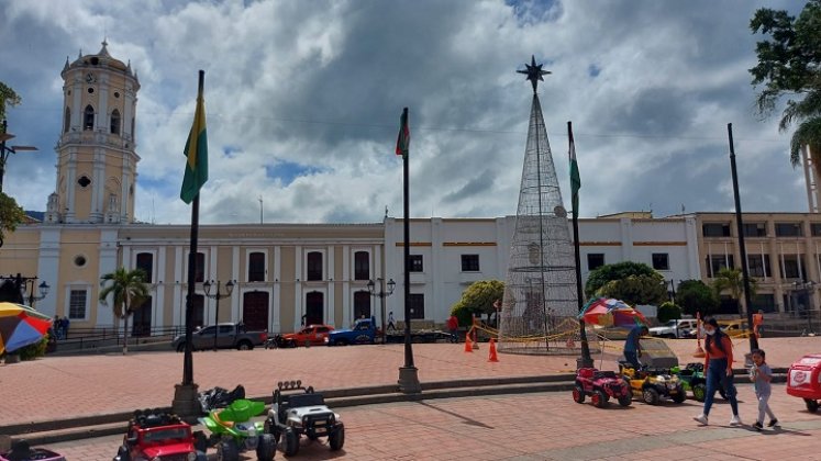 Los ocañeros consideran excesivo el costo de la iluminación navideña. Foto Archivo La Opinión