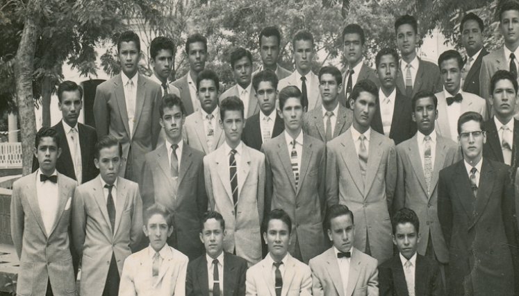Bachilleres de la promoción 1958 del Colegio Sagrado Corazón