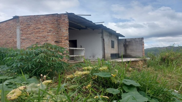 Moradores del barrio Polaco II temen una tragedia ante el movimiento de tierra hace tres años y no aparecen los responsables.