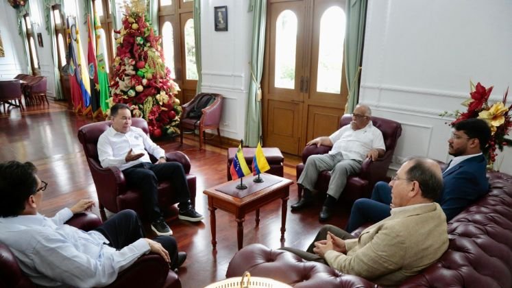 El gobernador William Villamizar recibió a los viceministros en la Cúpula Chata y también participó en el encuentro. / Foto: Cortesía / La Opinión 