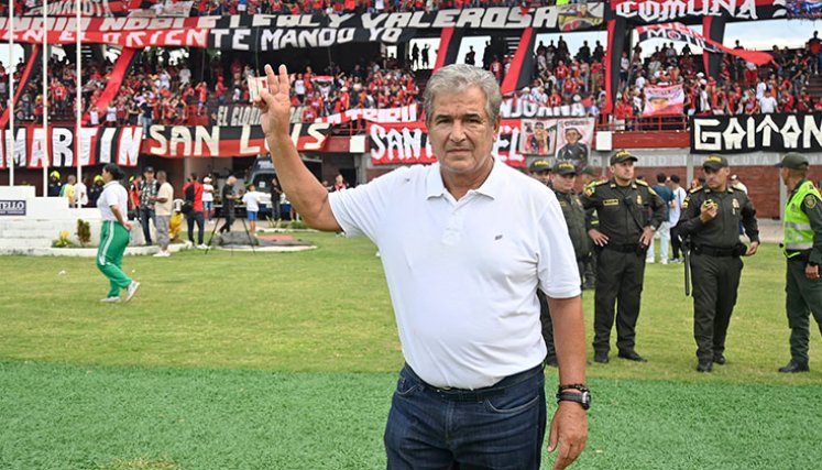 Jorge Luis Pinto, director técnico. 