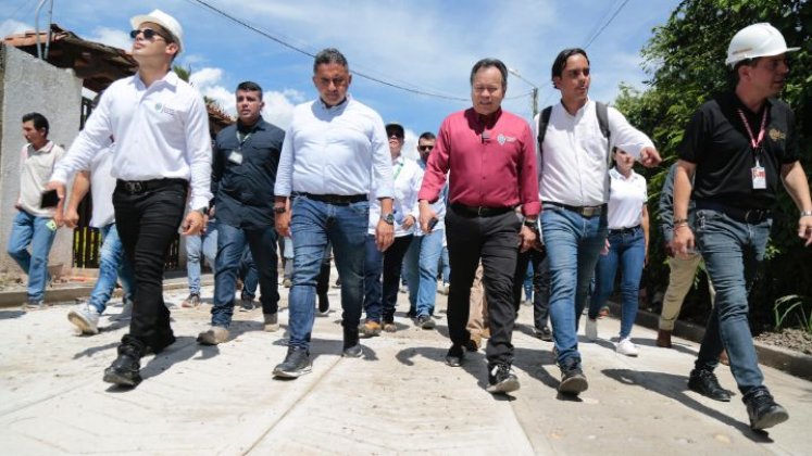 El gobernador William Villamizar y el alcalde de Los Patios, Alexi Valencia, recorrieron la Placa Huella/Foto Cortesía