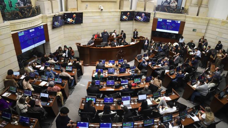 En el Congreso de la República se estudia, una vez más, un proyecto que busca que los senadores y representantes a la Cámara puedan dar el salto de un partido a otro./Foto archivo