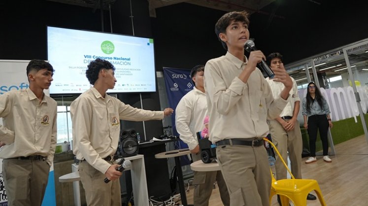 La silla robótica que inventaron estudiantes cucuteños