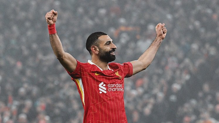 De la mano del egipcio Mohamed Salah, el Liverpool venció al Fulham.