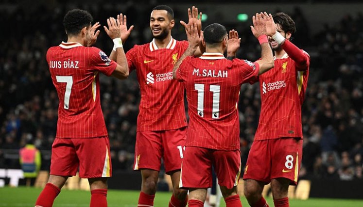 Liverpool, Premier League. 