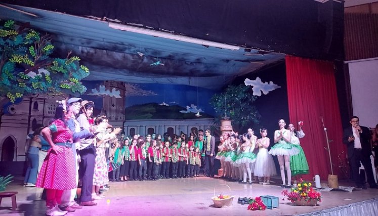 Como un regalo de Navidad la Escuela de Cultura y Bellas Artes de Ocaña ofrece un musical de fin de año.