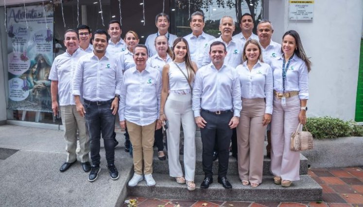 Directivos de Corponor acompañan aquí al director general de la institución, Rafael Humberto Camacho y su señora esposa Paola Carreño./Foto cortesía