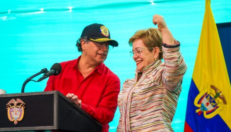 El presidente Gustavo Petro junto al ministra de Trabajo, Gloria Ramírez. / Foto Presidencia