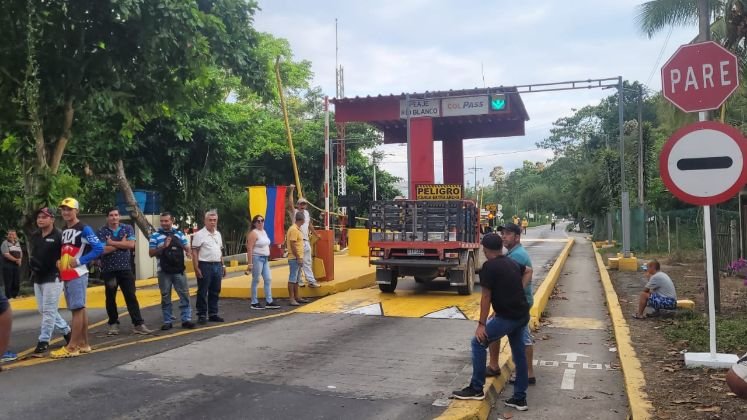 Protesta en peaje de El Playón. 