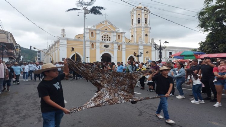 Vivas se mantienen las tradiciones a través de las danzas folclóricas en varios municipios de la provincia de Ocaña y sur del departamento del Cesar. 