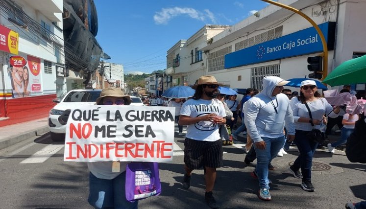 Los maestros claman a los violentos que cesen su accionar. Recuerdan que las escuelas son territorios de paz.