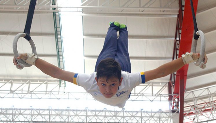 Matías Orozco, gimnasta mexicano. 