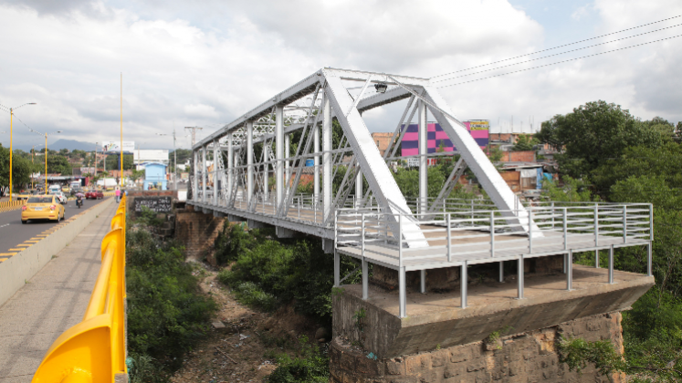 El Puente San Luis es una obra de ingeniería traída a la ciudad a finales del siglo XIX, que según Pro Cúcuta tiene un potencial turístico importante para Cúcuta. 