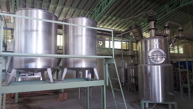 Los equipos de la Planta Procesadora de Tomates y Frutas se oxidan en una bodega del centro de Acopio de Ocaña.