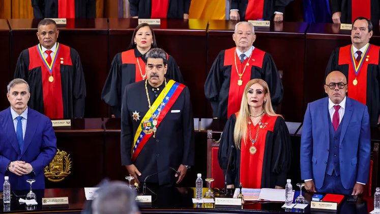 Posesión ilegítima de Maduro