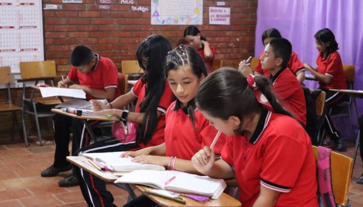 La administración departamental busca garantizar el derecho fundamental a la educación en un contexto de emergencia, promoviendo un enfoque integral. / Fotos: Cortesía / La Opinión 