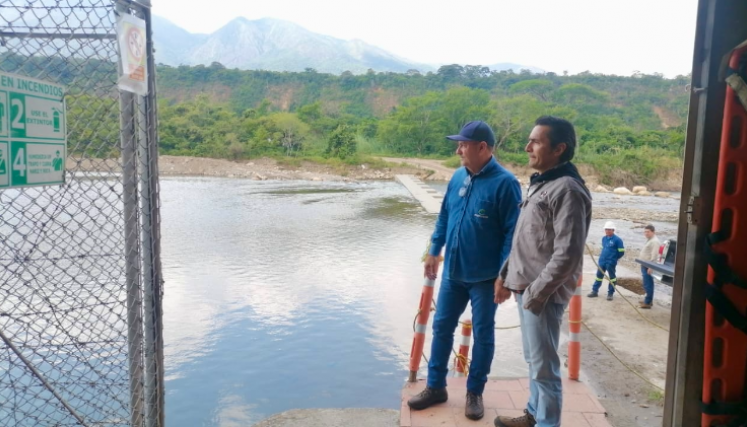 En La Garita, donde hay una estación de Cenit, también fueron instaladas barreras flotantes. 