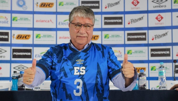 El técnico antioqueño Hernán Darío Gómez dirigirá a El Salvador.