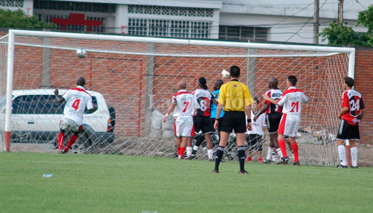 Cúcuta Deportivo vs. Cortuluá 2005. 