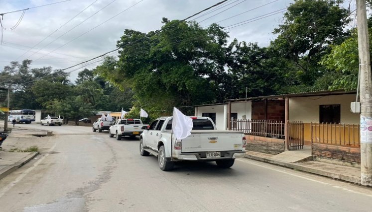 Una caravana humanitaria llega al corazón del Catatumbo donde exigen el cese al fuego para el retorno de los desplazados. Fotos Carlos Ramírez/La Opinión