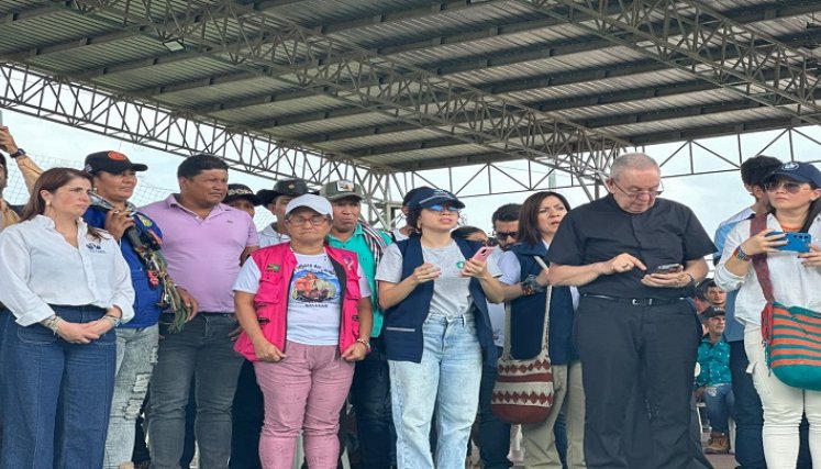 Una caravana humanitaria llega al corazón del Catatumbo donde exigen el cese al fuego para el retorno de los desplazados. Fotos Carlos Ramírez/La Opinión