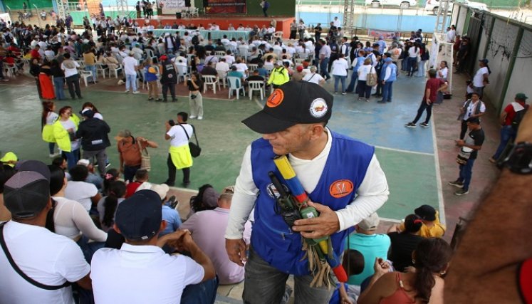 Una caravana humanitaria llega al corazón del Catatumbo donde exigen el cese al fuego para el retorno de los desplazados. Fotos Carlos Ramírez/La Opinión