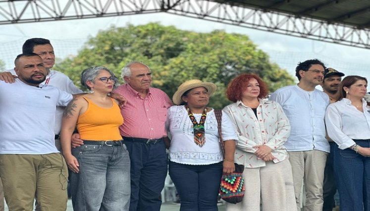 Una caravana humanitaria llega al corazón del Catatumbo donde exigen el cese al fuego para el retorno de los desplazados. Fotos Carlos Ramírez/La Opinión