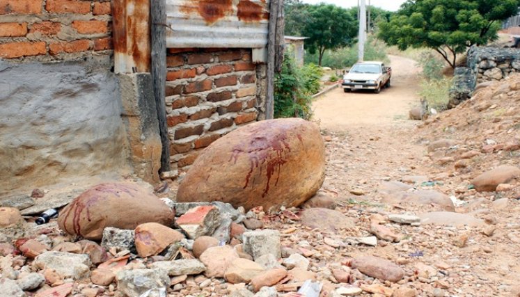 La víctima, al parecer, intentó huir luego de ser herido, pero cayó pocos metros más adelante y falleció. La víctima, al parecer, intentó huir luego de ser herido, pero cayó pocos metros más adelante y falleció.