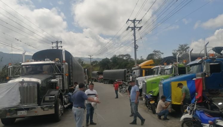 Los transportadores piden que se solucione la situación de los arroceros porque les afecta. /Foto: Cortesía