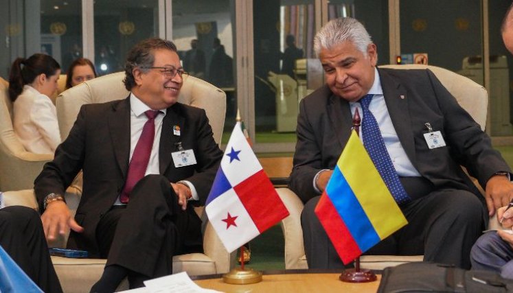 COLOMBIA Y PANAMA - PETRO Y MULINO