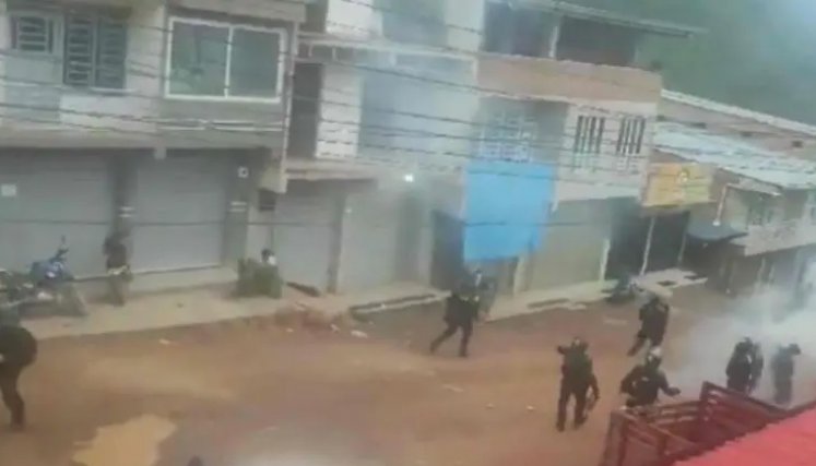 Crisis en El Plateado: un coronel y al menos 28 policías fueron secuestrados por la comunidad