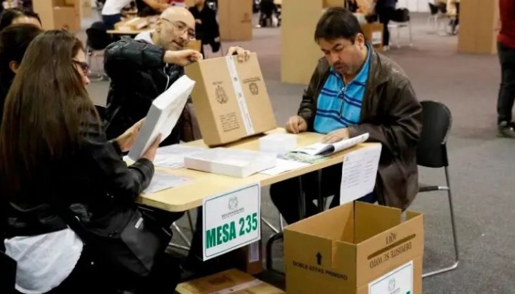 Consulta popular para decidir futuro de las reformas