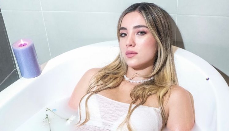 La cantante se encuentra nominada en la categoría Mejor Artista Revelación en Los Premios Nuestra Tierra 2025.