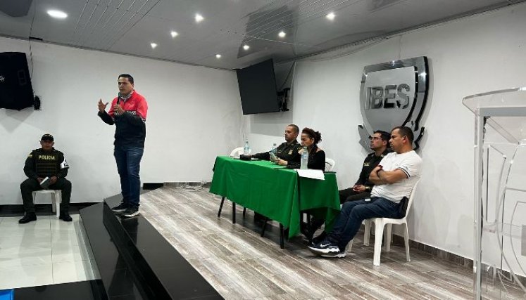 En la reunión, la Secretaría de Seguridad Ciudadana se comprometió a gestionar la posible instauración de alarmas comunitarias. / Foto: Cortesía. 